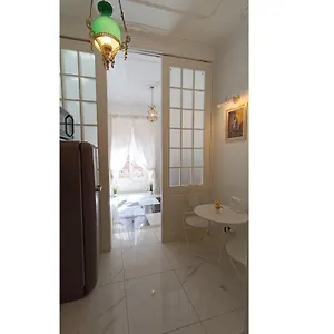 https://elegante-monolocale-macchi-1920.italymilanhotels.net